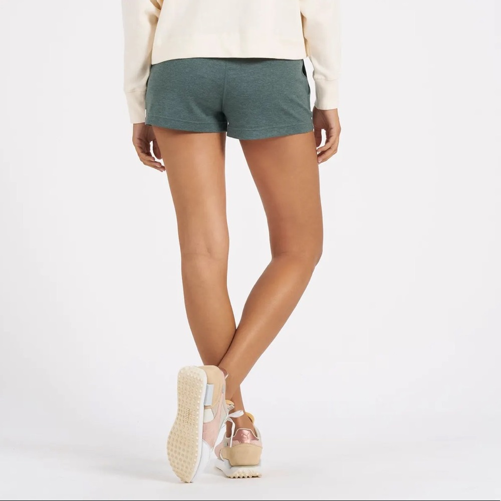 Vuori Halo Performance Short in Heather Kelp - Picture 2 of 4